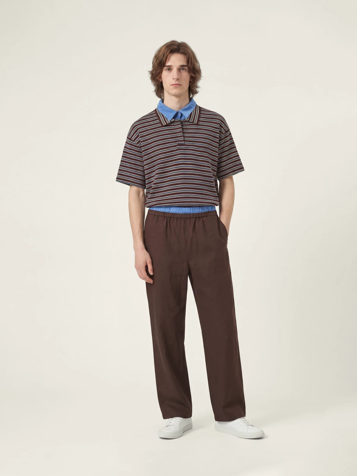 Conjunto de camiseta a rayas y pantalones para adultos Kins Class