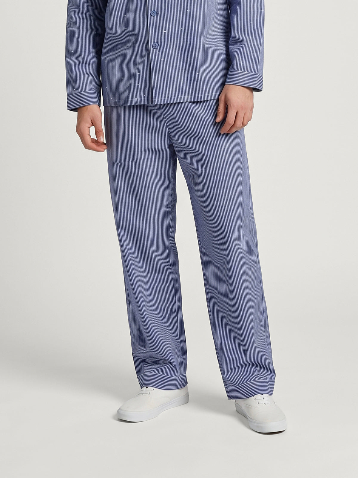 Klassisches blau gestreiftes Schlafanzugset aus Baumwolle für Erwachsene | COZY NEST