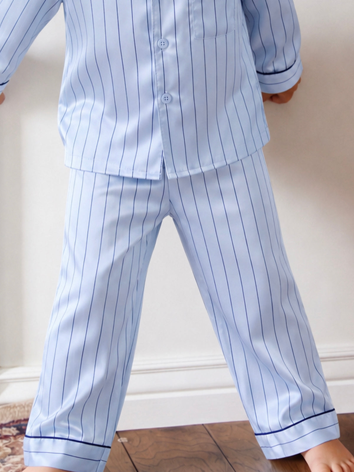 Gestreiftes Schlafanzugset aus 100 % Seide für Kinder | COZY NEST