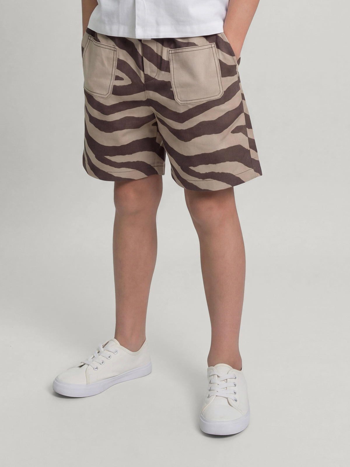 Sunny Escape Zebra gestreiftes Hemd- und Shorts-Set für Kinder