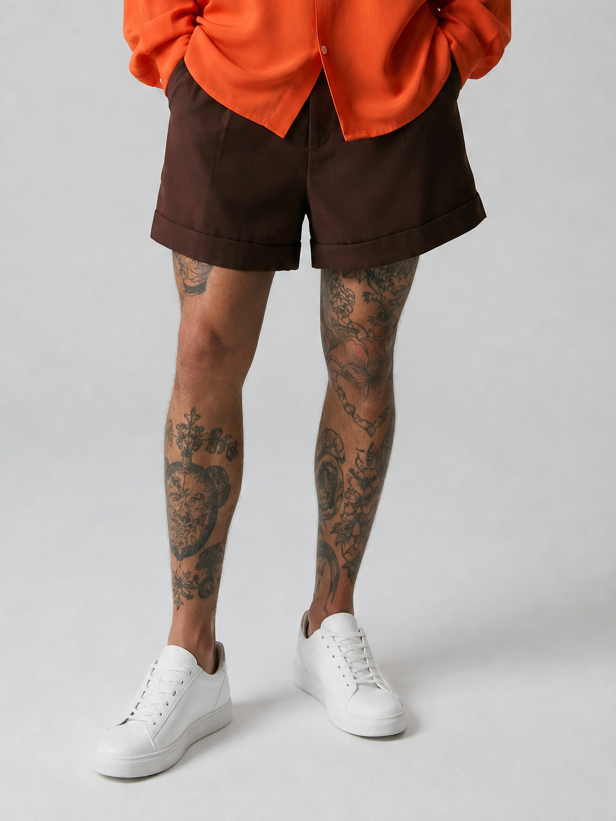 Conjunto de camisa con botones y shorts con bordado floral | KINS CLASS